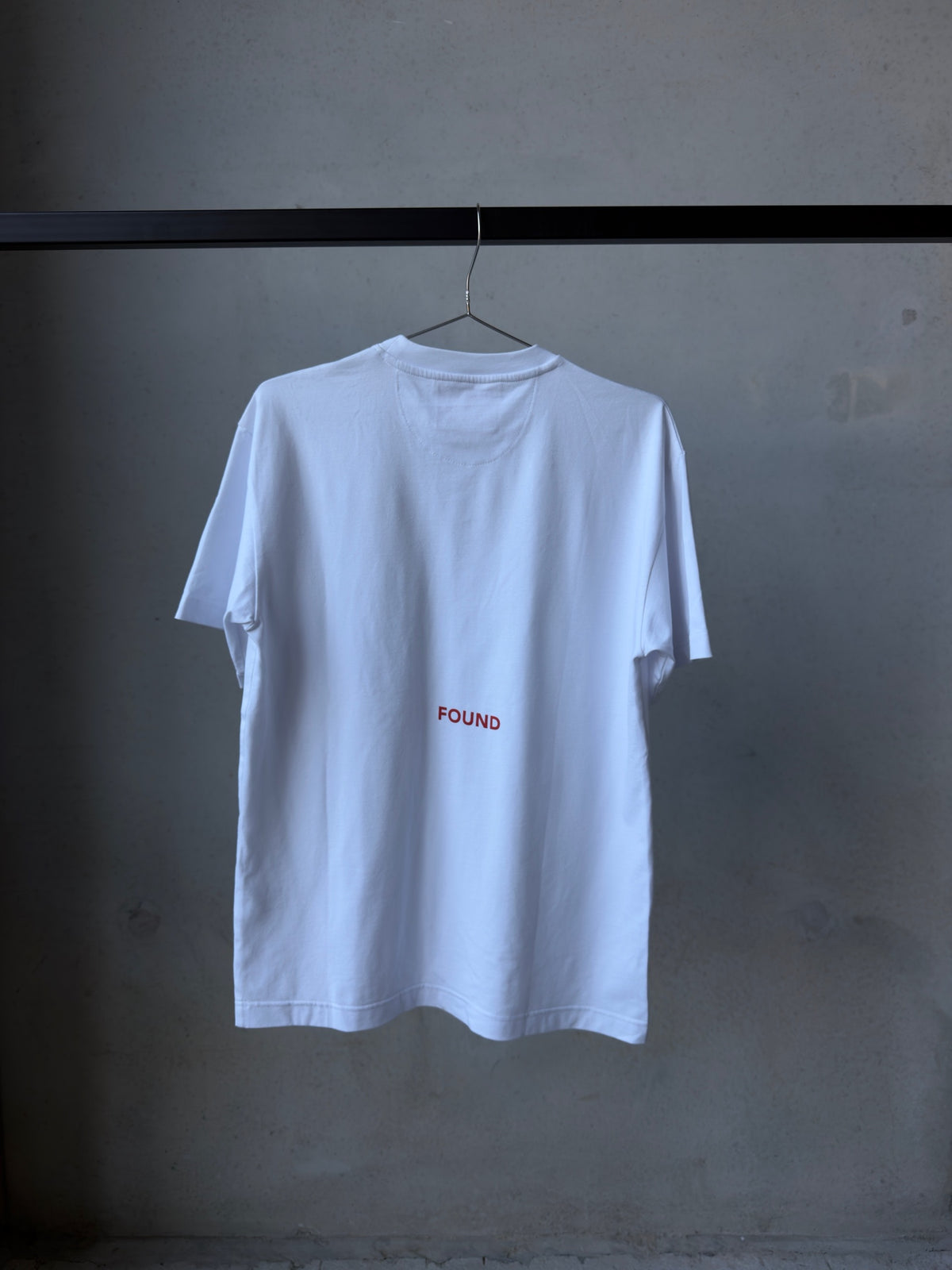 Tee White - back
