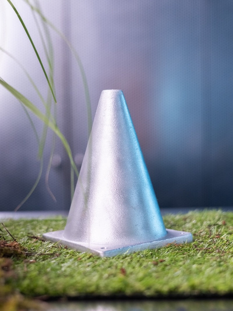 Briony Wright – Crushes Flowers | Cone Piece Vase