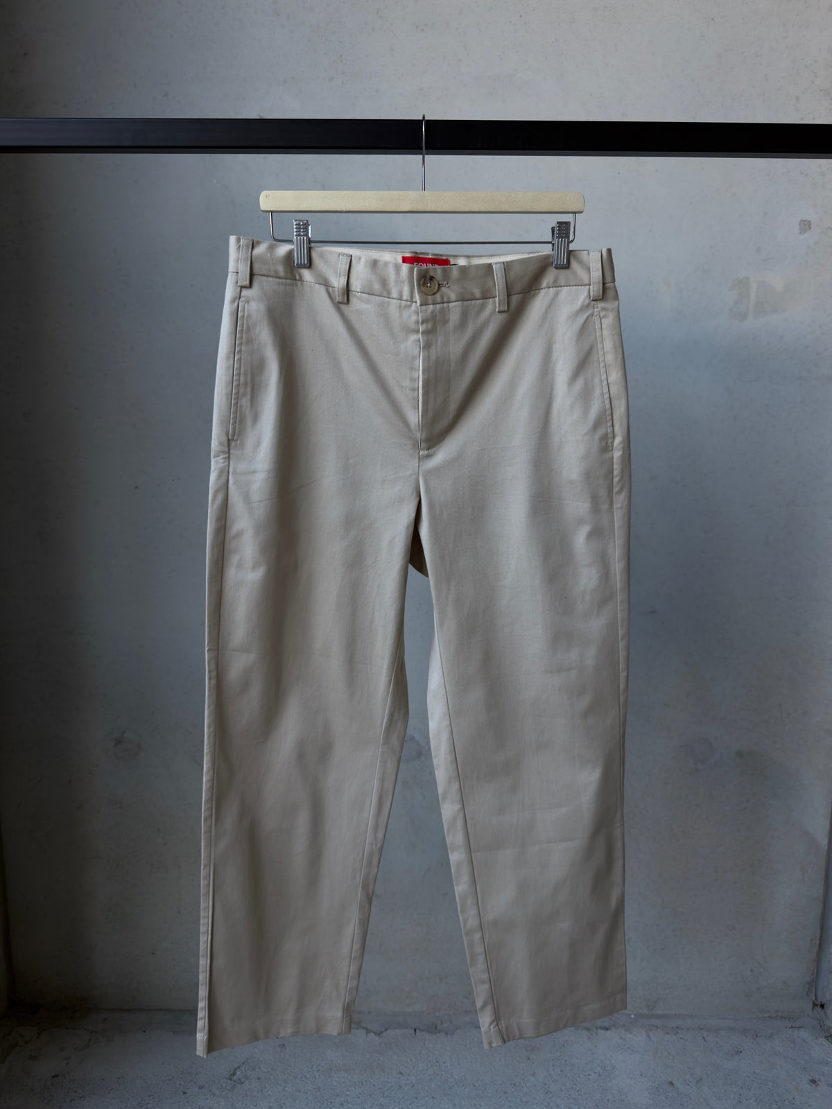 The Slacker Taupe - front